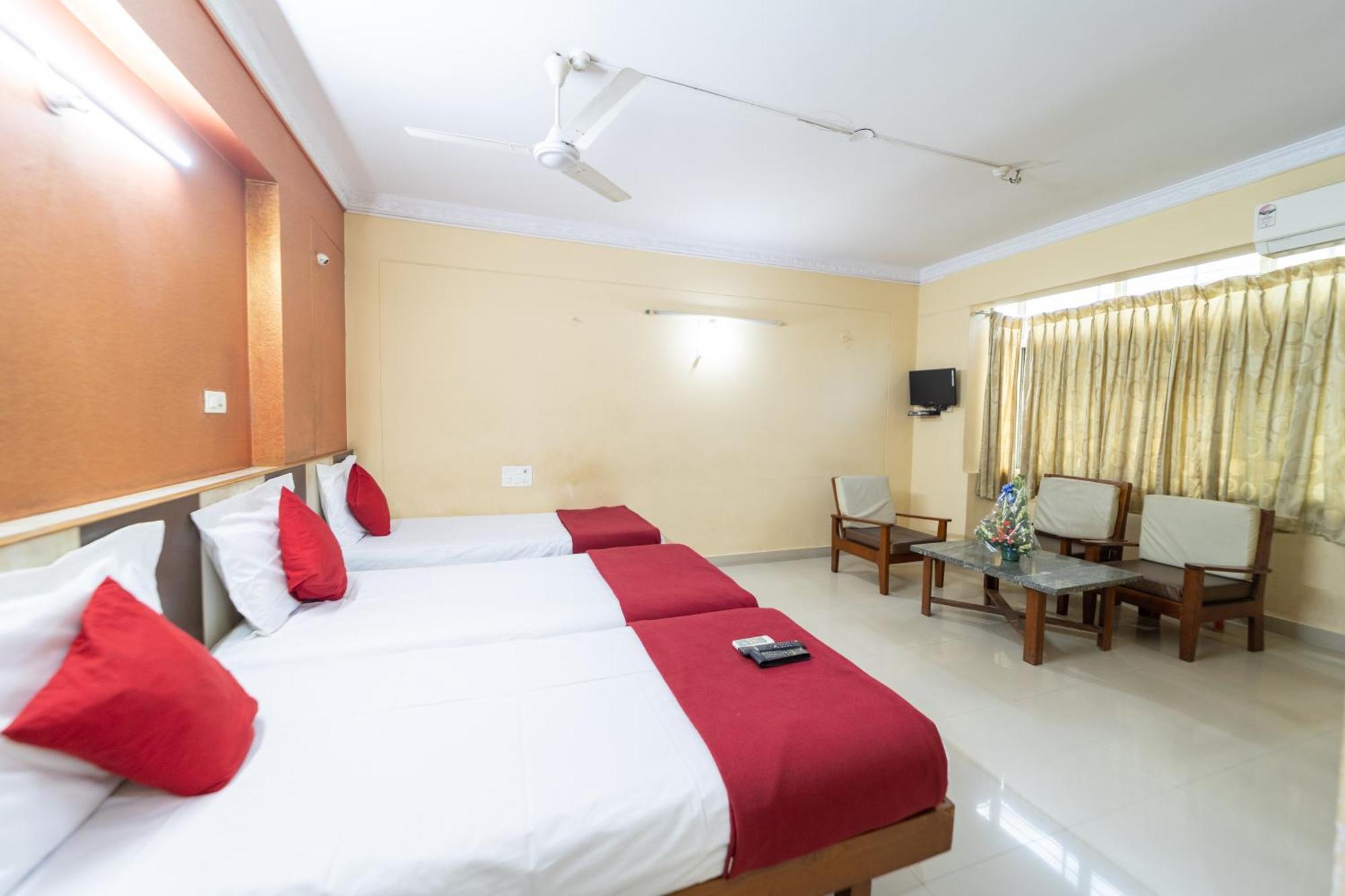 Hotel Surya Residency Majestic Bengalúr Exteriér fotografie